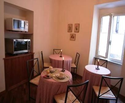 B&B Vicolo Vecchio Terracina Bagian luar foto