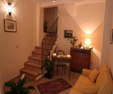 B&B Vicolo Vecchio Terracina Bagian luar foto
