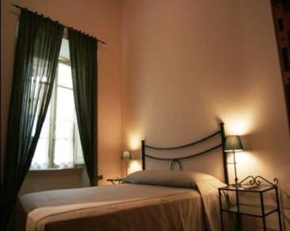 B&B Vicolo Vecchio Terracina Bagian luar foto