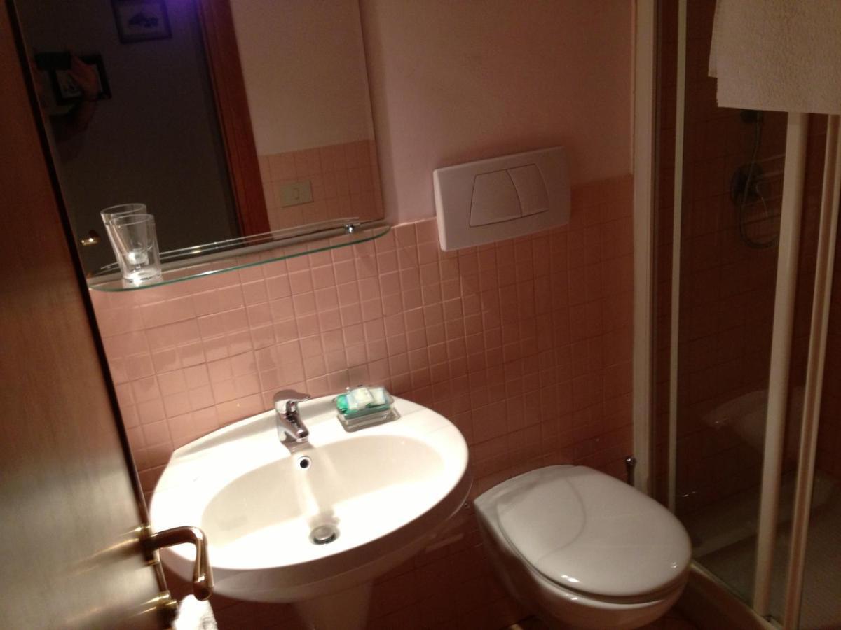 B&B Vicolo Vecchio Terracina Bagian luar foto